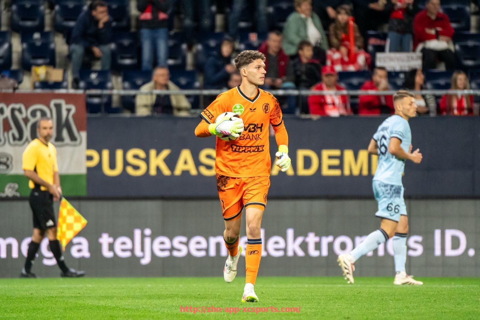 杏彩体育-英超球队的战术体系